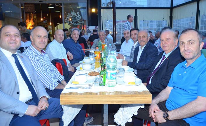 Ortahisar’da okul müdürleri iftar yemeğinde bir araya geldi