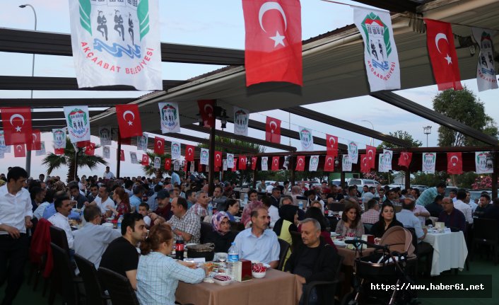 Akçaabat'ta belediye personeli iftarda buluştu