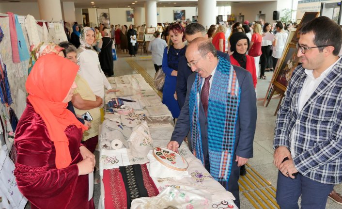 Trabzon'da el emeği göz nuru eserler sergileniyor 