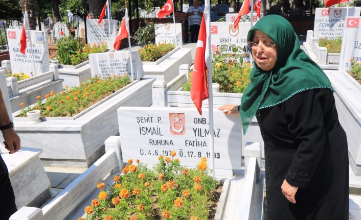 Şehit annesi yürekleri dağladı: "Bayramlık mı giydin oğul" 