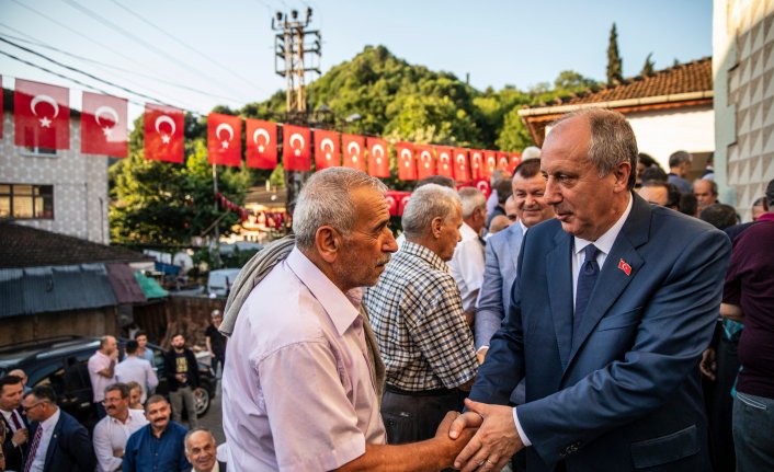 Muharrem İnce, bayram namazını köyünde kıldı