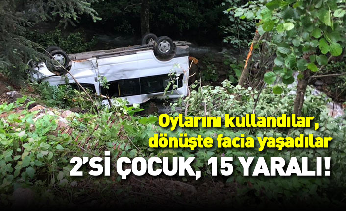 Gümüşhane’de minibüs dereye yuvarlandı: 15 yaralı 