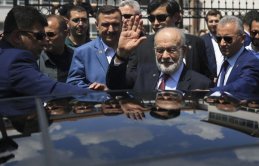 Saadet Partisi lideri Karamollaoğlu'na koruma şoku