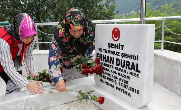 Rize'nin 15 Temmuz şehidi kabri başında anıldı