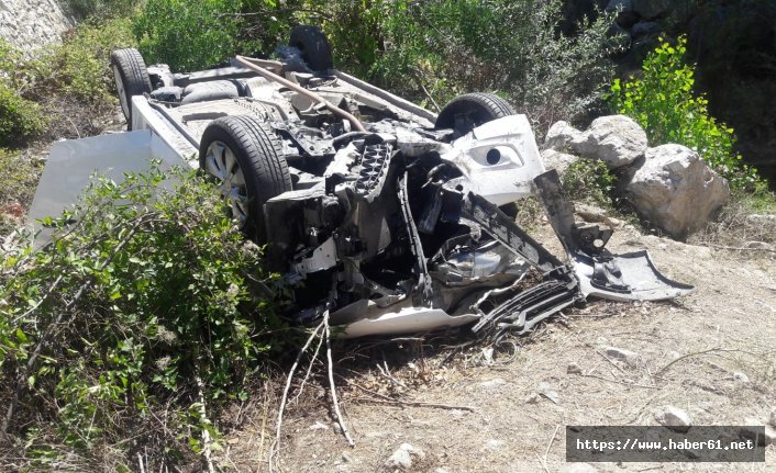 Amasya'da  Otomobil şarampole yuvarlandı 3 ölü. 17 Ağustos 2018