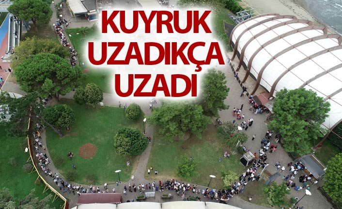 Teleferik kuyruğu uzadıkça uzadı