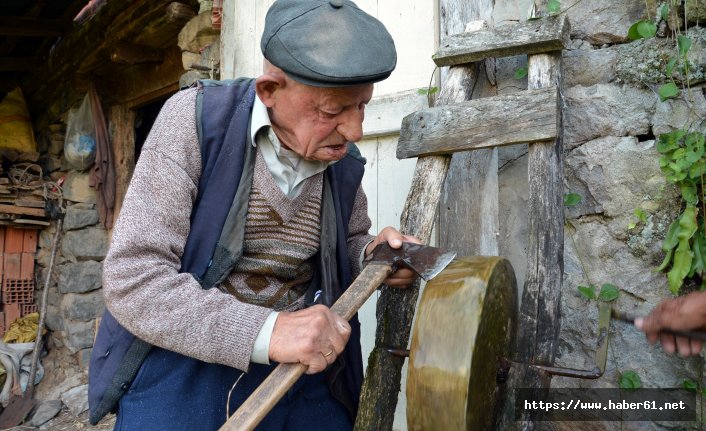 107 yaşında gençlere taş çıkartıyor