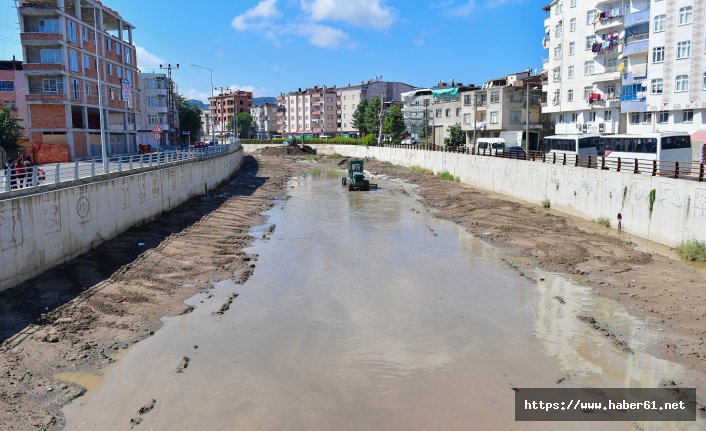 Ünye'de selin izleri siliniyor