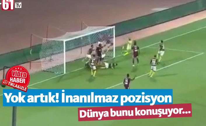 Maçta inanılmaz pozisyon!