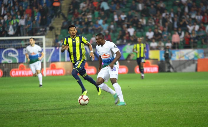 Rizespor Fenerbahçe'yi devirdi