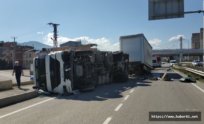 Samsun'da tır devrildi: 1 yaralı 