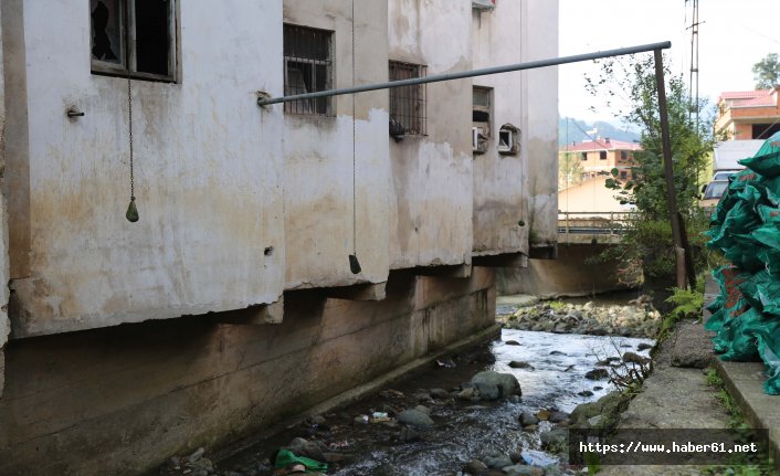 Rize'de yıkım sırası 4 katlı binada