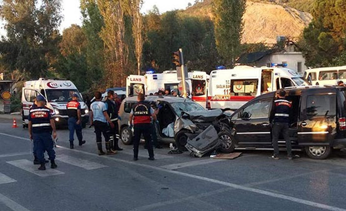 Mersin'de kaza: 2 ölü 7 yaralı