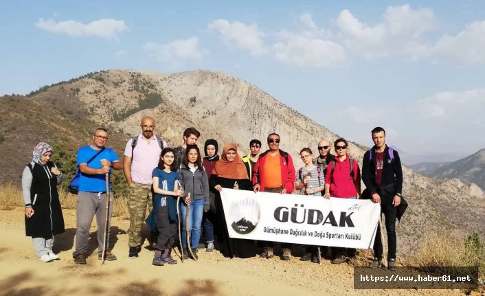 Gümüşhaneli dağcılardan sonbahar yürüyüşü