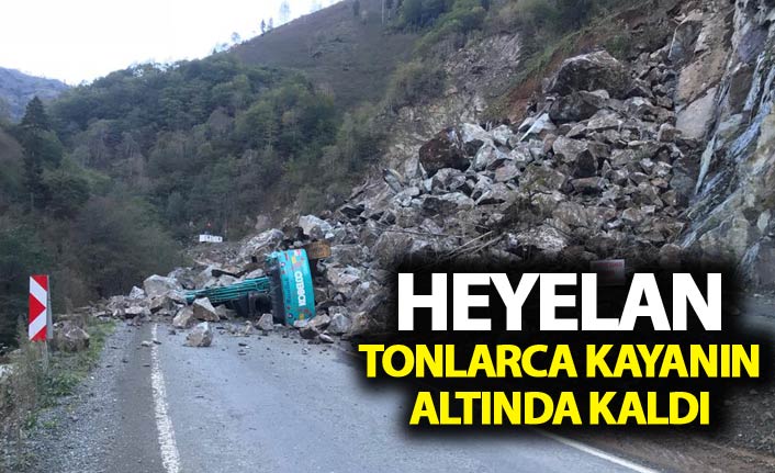 Taş ocağında heyelan - İş makinesi kayaların altında kaldı