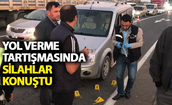 Trafikte silahlı kavga: 3 yaralı