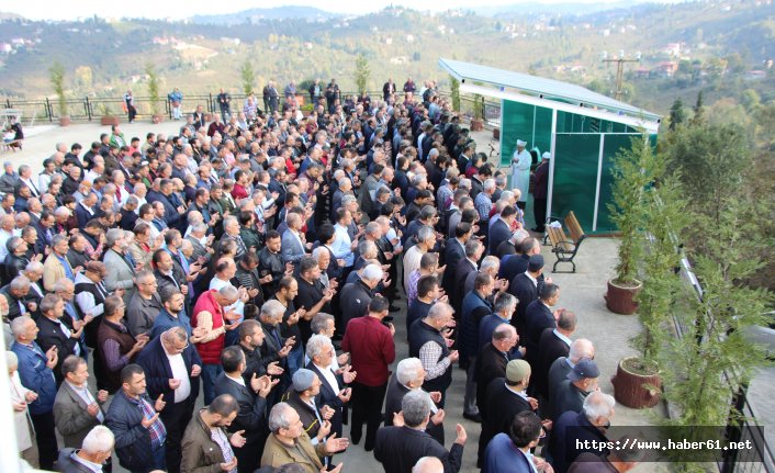 Liseli öğrenciler Arkadaşlarına son görevlerini yaptılar 