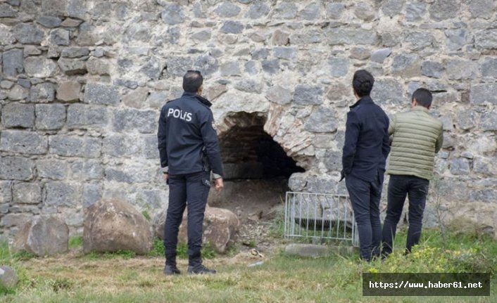 Kale surlarından düşen baba ve oğlunun durumları ağır