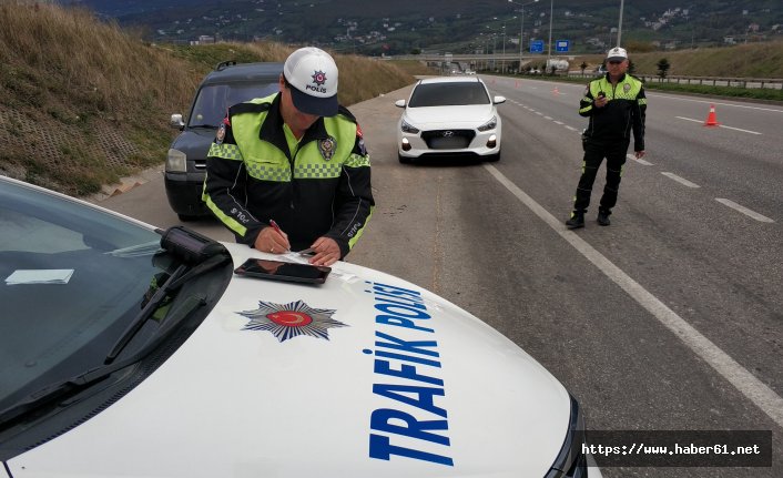 Bir saatte 12 araca radar cezası