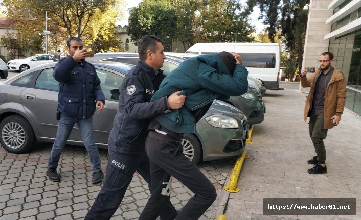 Babasını bıçaklayan genç adliyeye sevk edildi 