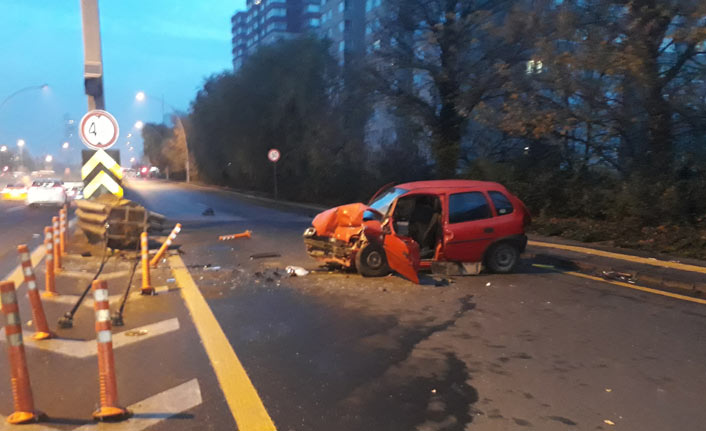 Ankara'da otomobil demir bariyere çarptı! Sürücü yaralı