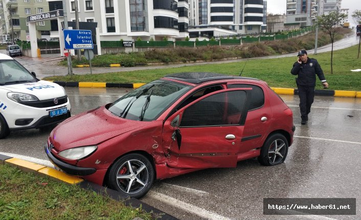 Samsun İlkadım'da trafik kazası! Otomobil sürücüsü kadın yaralandı