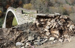 Çayeli Kaymakamı Öztürk’ten tarihi kemer köprü açıklaması