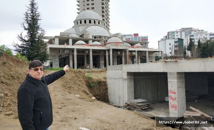 Hırsızlar cami inşaatının demir kalıp direklerini çaldı