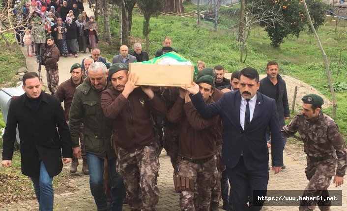 Oğlunun şehit oluşunun yıl dönümünde yanına gömüldü