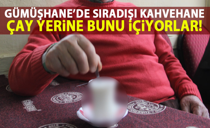 Bu kahvehanede çay yerine süt içiyorlar!