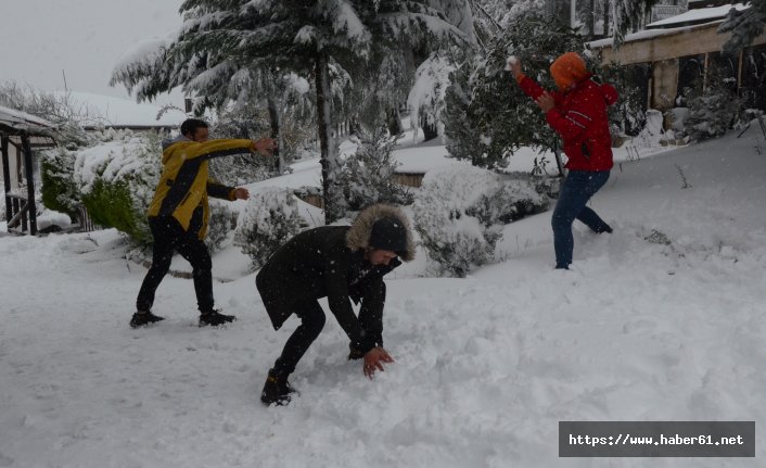 Ders ve sınav heyecanını ‘kar’ ile attılar