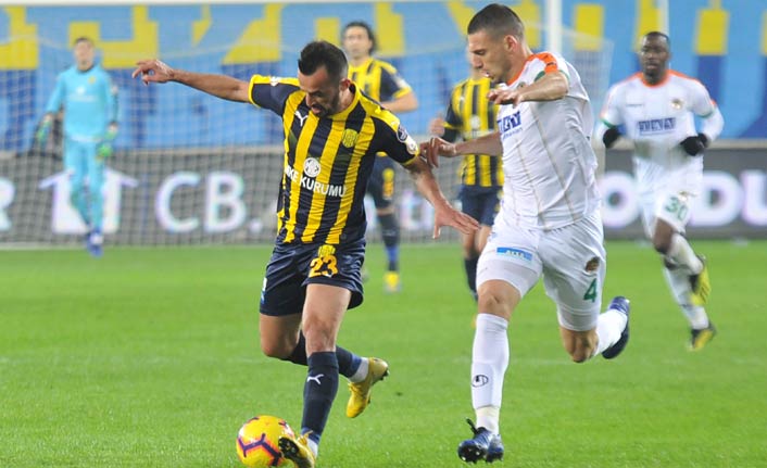 Ankaragücü Alanyaspor'a mağlup oldu