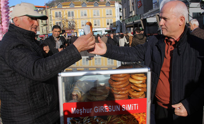 İşsizlerin umudu sokaklar