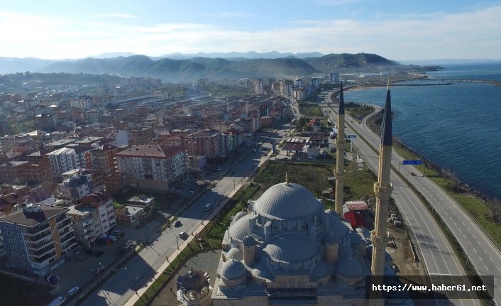 Yığma taştan Cami hayran bırakıyor