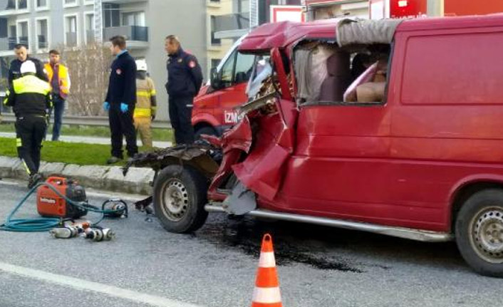 Köpeğe çarpmamak için canından oldu