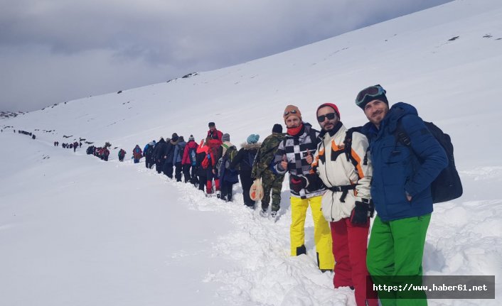 Doğaseverler kar yürüyüşünde buluştu