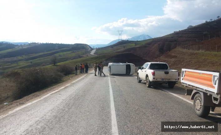 Kamyonet devrildi! Yaralılar var!