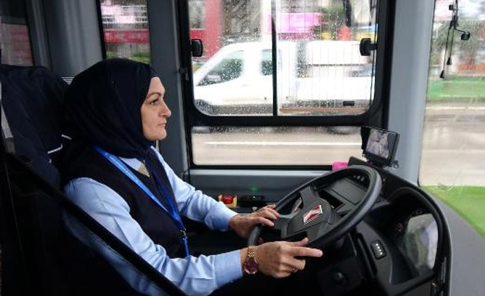 Bursa'nın ilk kadın otobüs şoförü: Yapamayacağımız meslek yok