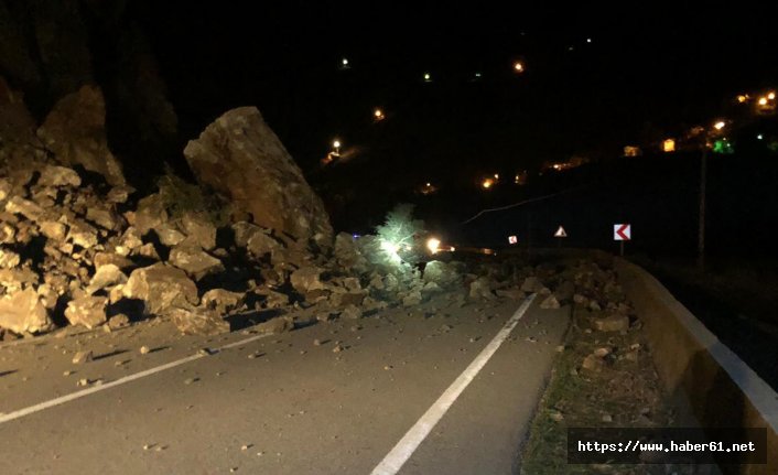 Tirebolu - Gümüşhane yolunda heyelan! Trafiğe kapandı!