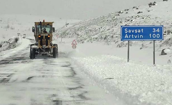 Ardahan-Şavşat kara yolu ulaşıma açıldı