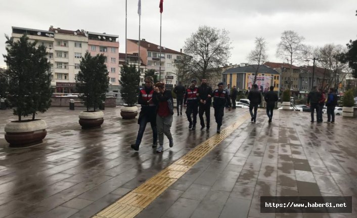 Denetimli serbastlikten çıktı uyuşturucudan yakalandı