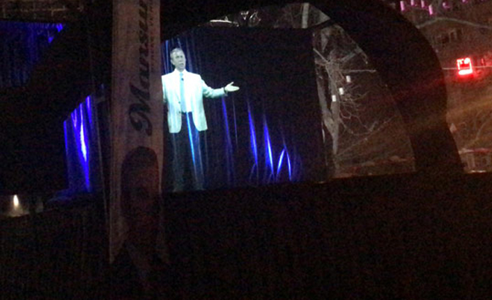 Mansur Yavaş hologram miting yaptı