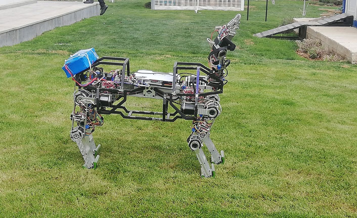 Dört ayaklı yerli ve milli robot ‘ARAT’ araziye çıktı