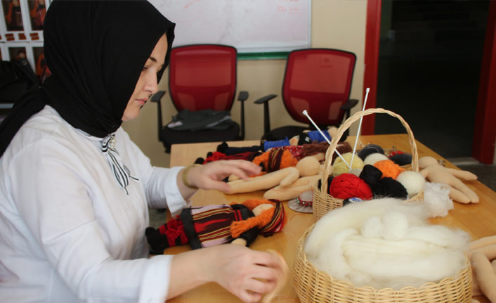 Rizeli girişimci kadınlar bez bebek üretip, satıyor