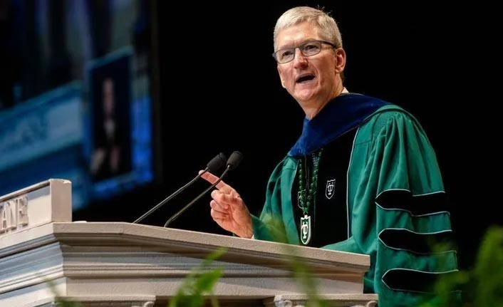 Apple CEO'sundan gençlere çağrı: Algoritmalara karşı koyun!