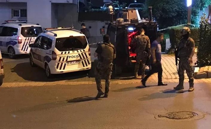 Polis ekiplerine ateş açıldı