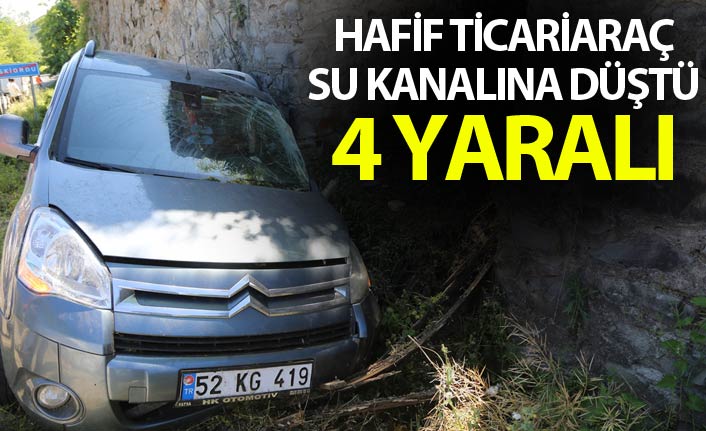 Hafif ticari araç su kanalına düştü: 4 yaralı