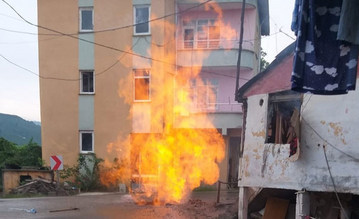 Doğalgaz borusu patladı: Yaralılar var