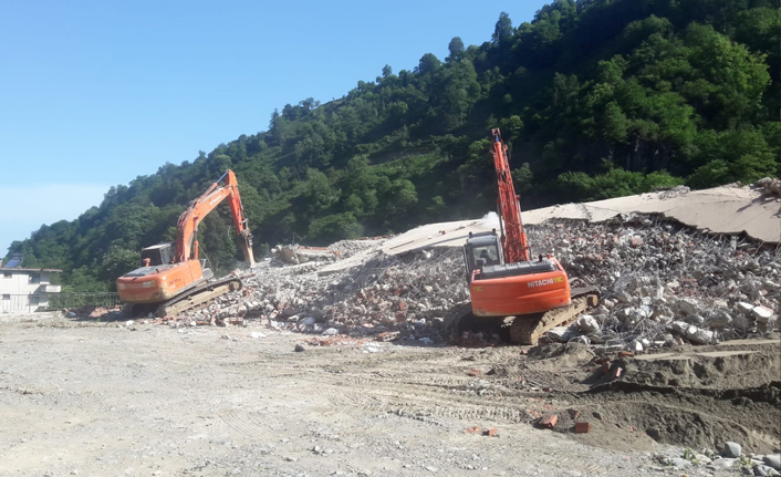 Fırtına Vadisi'nde Kaçak Yapıların Yıkımı Başladı