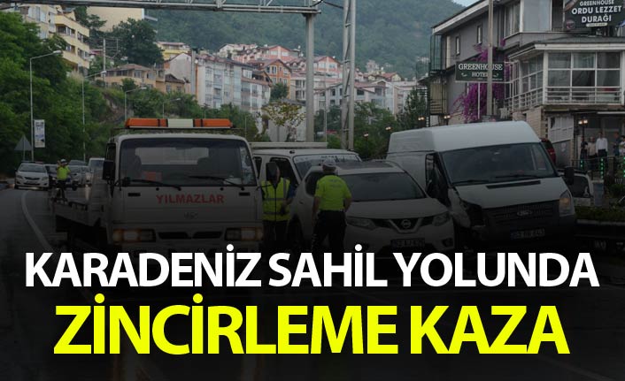 Karadeniz Sahil Yolu'nda 5 araç birbirine girdi: 4 yaralı